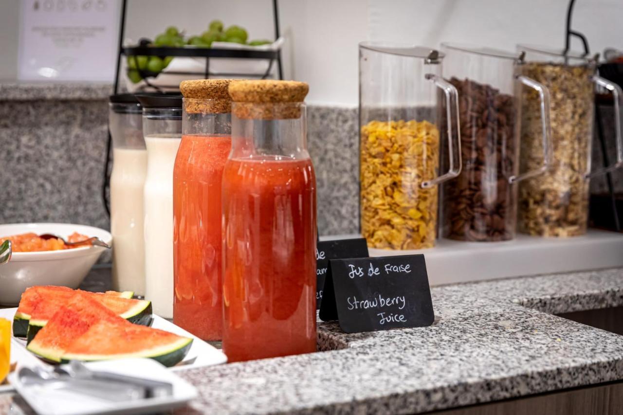 Fraser Suites Paris La Defense Courbevoie Luaran gambar Strawberry juice