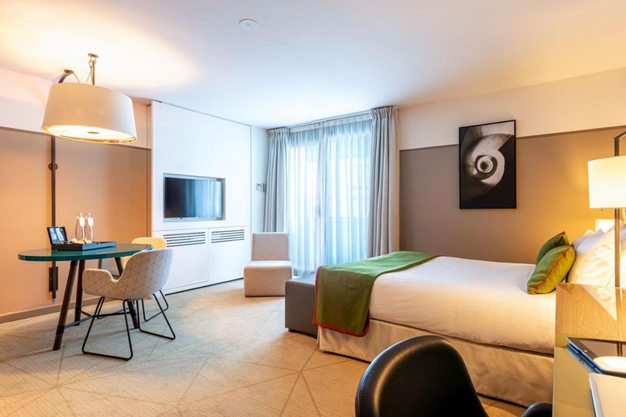 Fraser Suites Paris La Defense Courbevoie Luaran gambar A room at the hotel