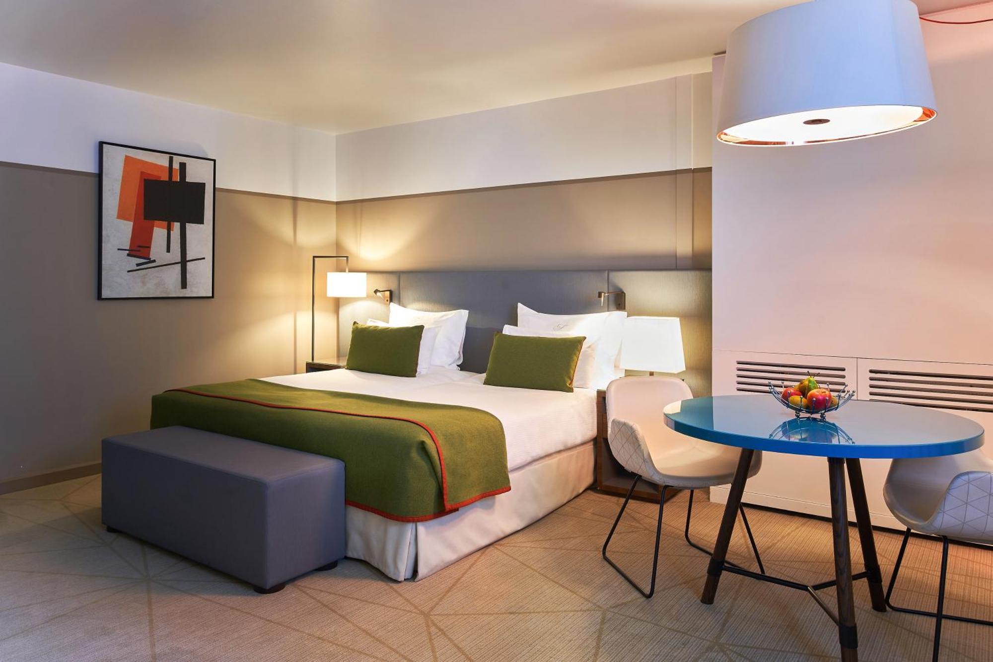 Fraser Suites Paris La Defense Courbevoie Luaran gambar A room at the hotel