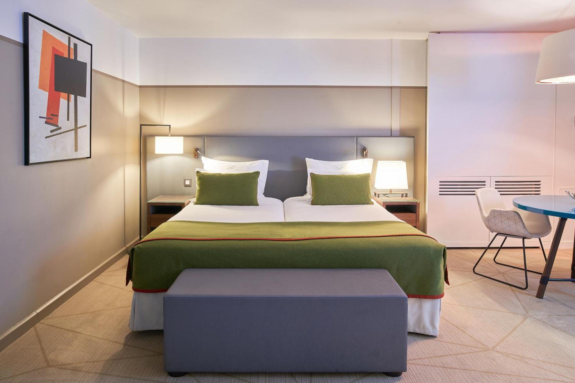 Fraser Suites Paris La Defense Courbevoie Luaran gambar A room at the hotel