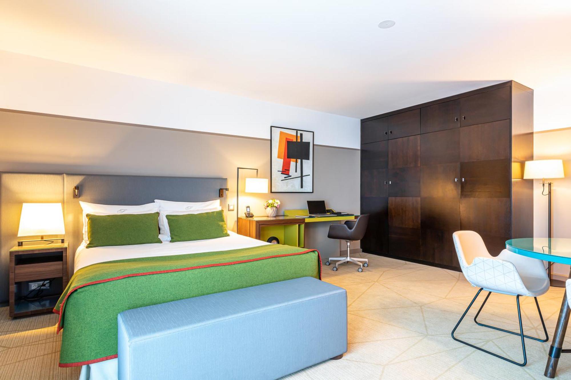 Fraser Suites Paris La Defense Courbevoie Luaran gambar A room at the hotel