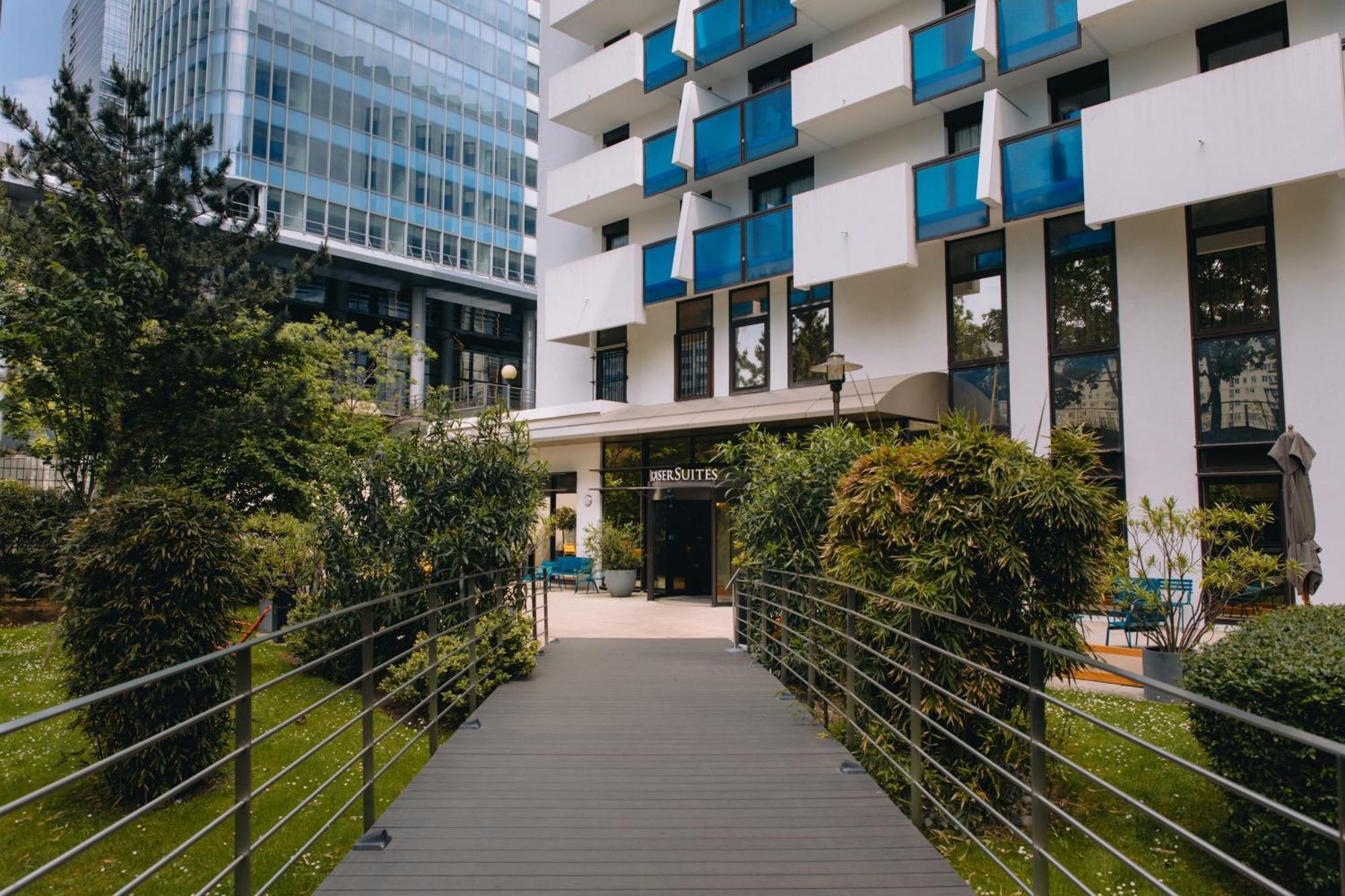 Fraser Suites Paris La Defense Courbevoie Luaran gambar Entrance to the hotel