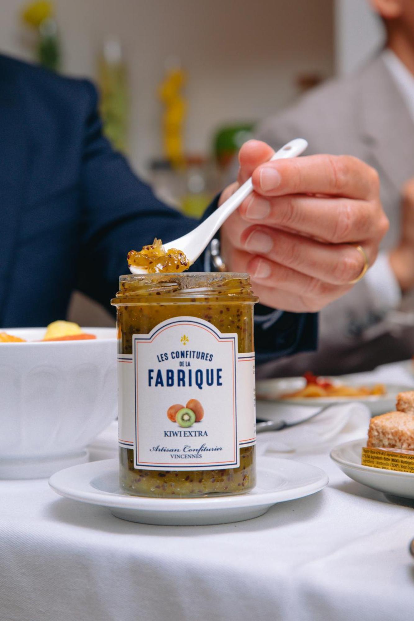 Fraser Suites Paris La Defense Courbevoie Luaran gambar A jar of kiwifruit jam